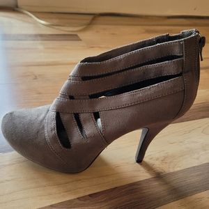 Kenneth Cole Unlisted shoes size 9 M